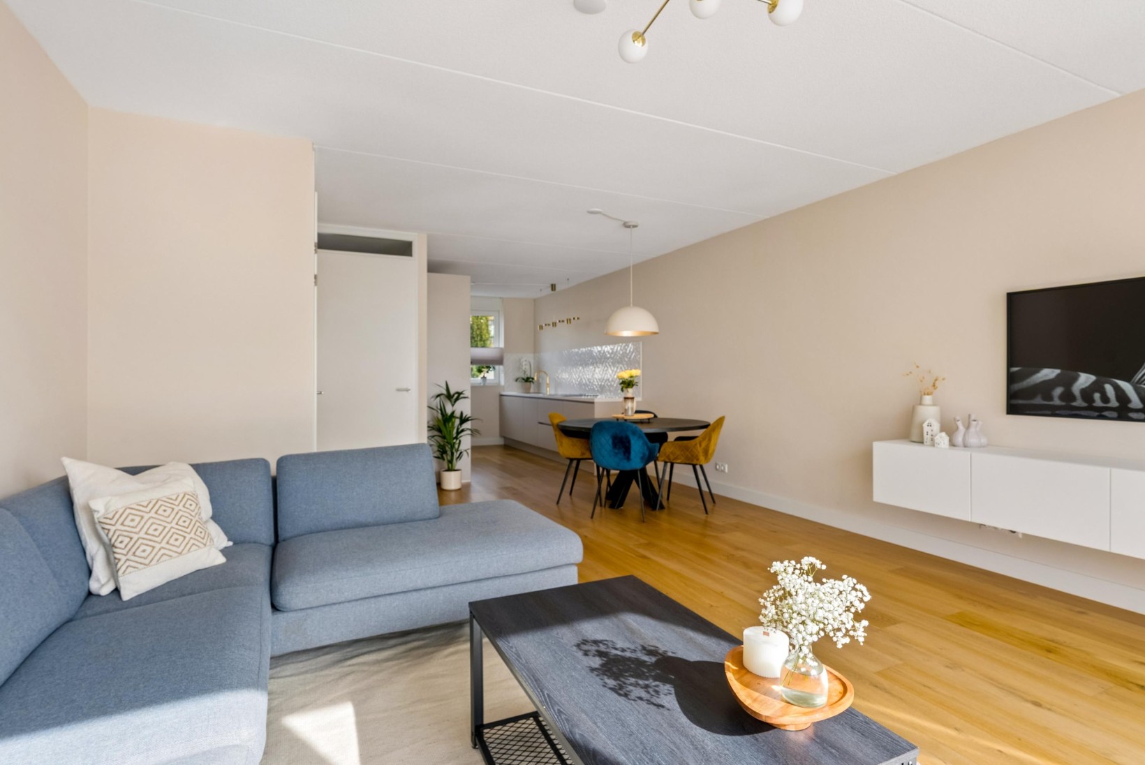 Tussenwoning te koop: De Korenaar 5, Zeewolde