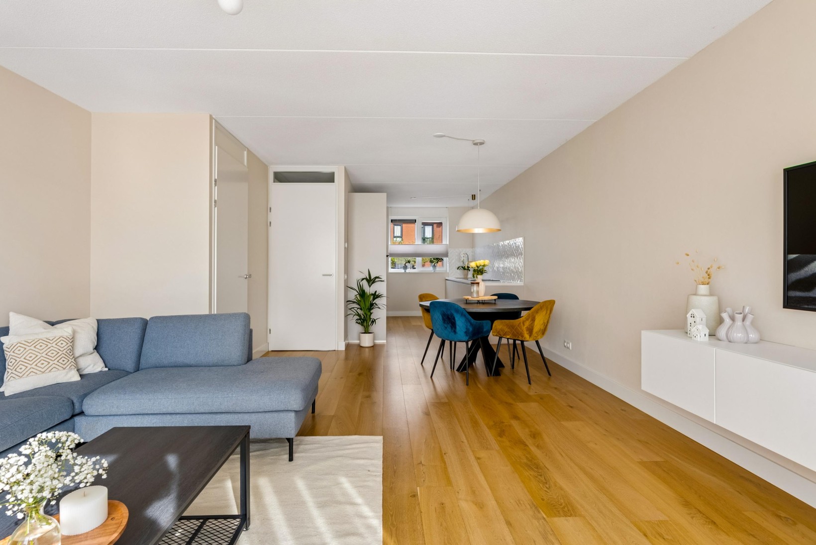 Tussenwoning te koop: De Korenaar 5, Zeewolde