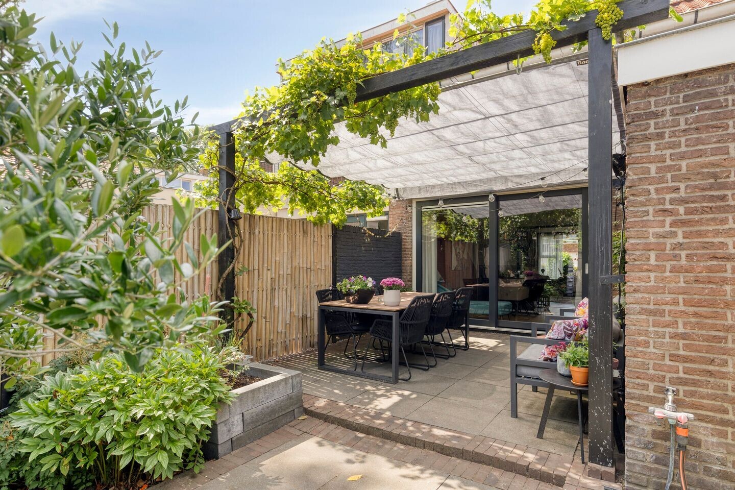 Tussenwoning te koop: Acacialaan 27, Veenendaal