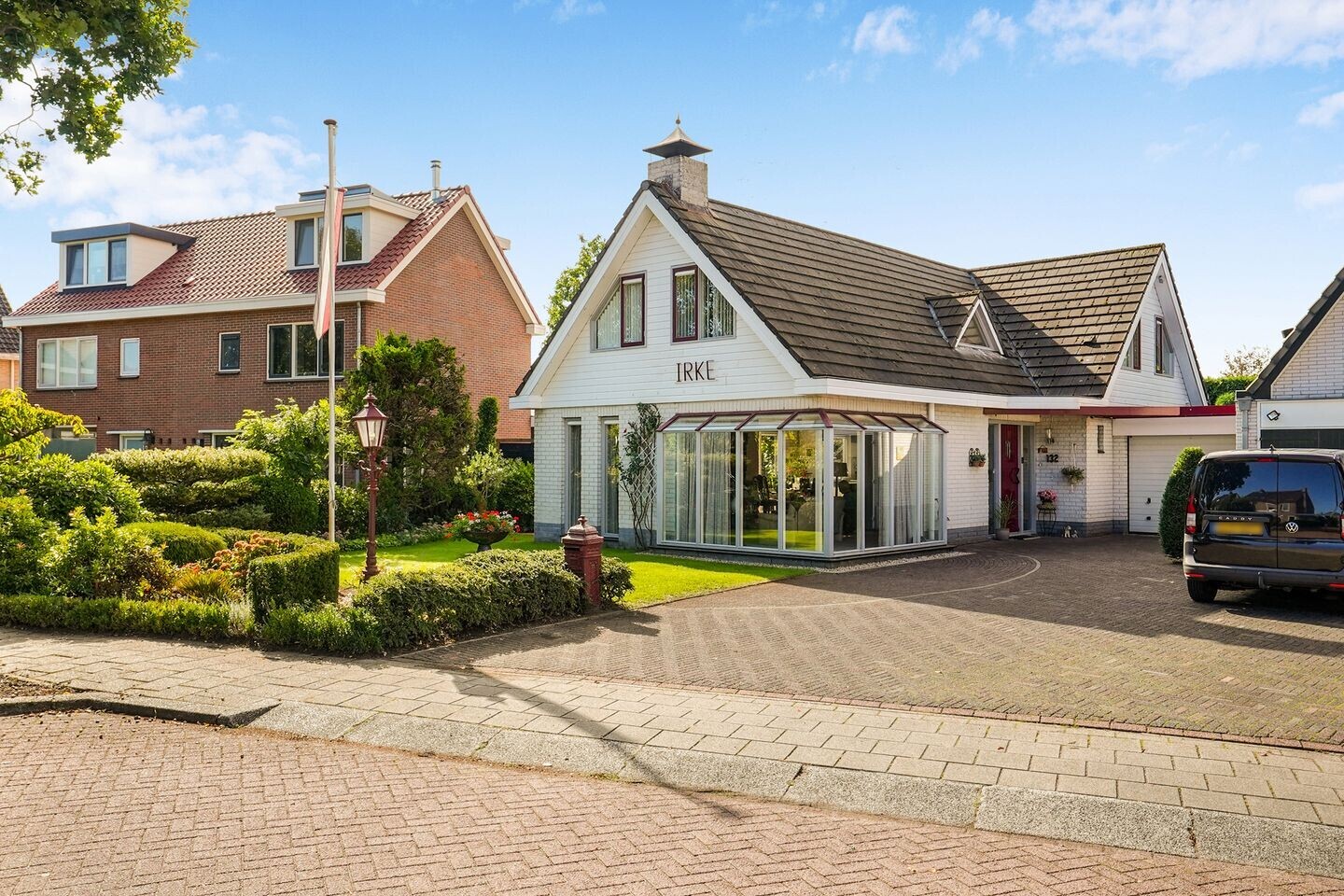 Twee-onder-één-kap te koop: Middellaan 132, Veenendaal