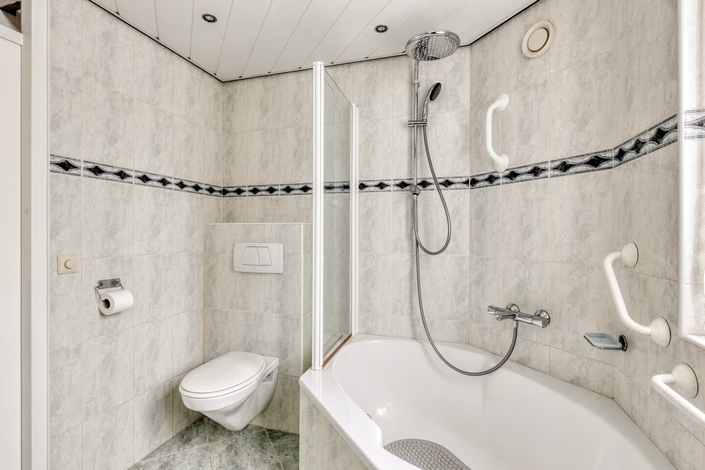 Tussenwoning te koop: Bezaan 22, Veenendaal