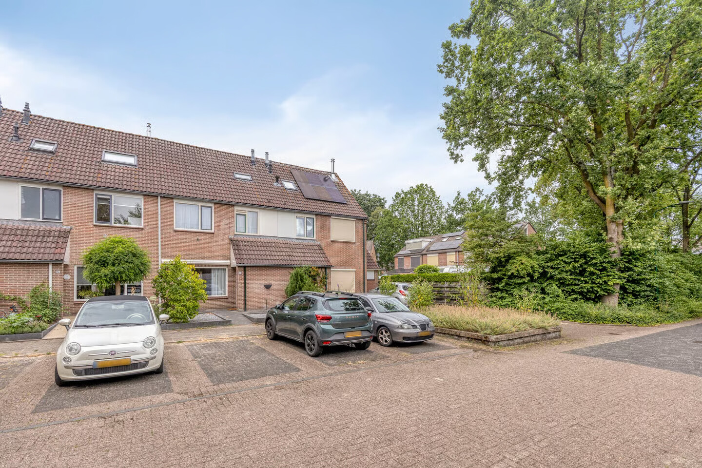 Tussenwoning te koop: Bezaan 22, Veenendaal