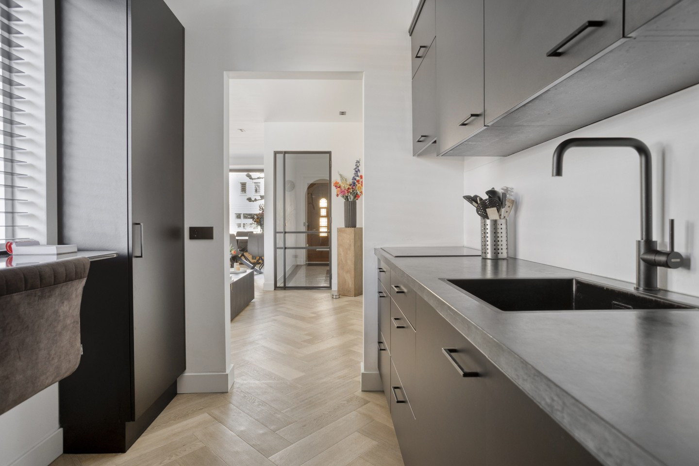 Twee-onder-één-kap te koop: Nieuweweg 75, Veenendaal