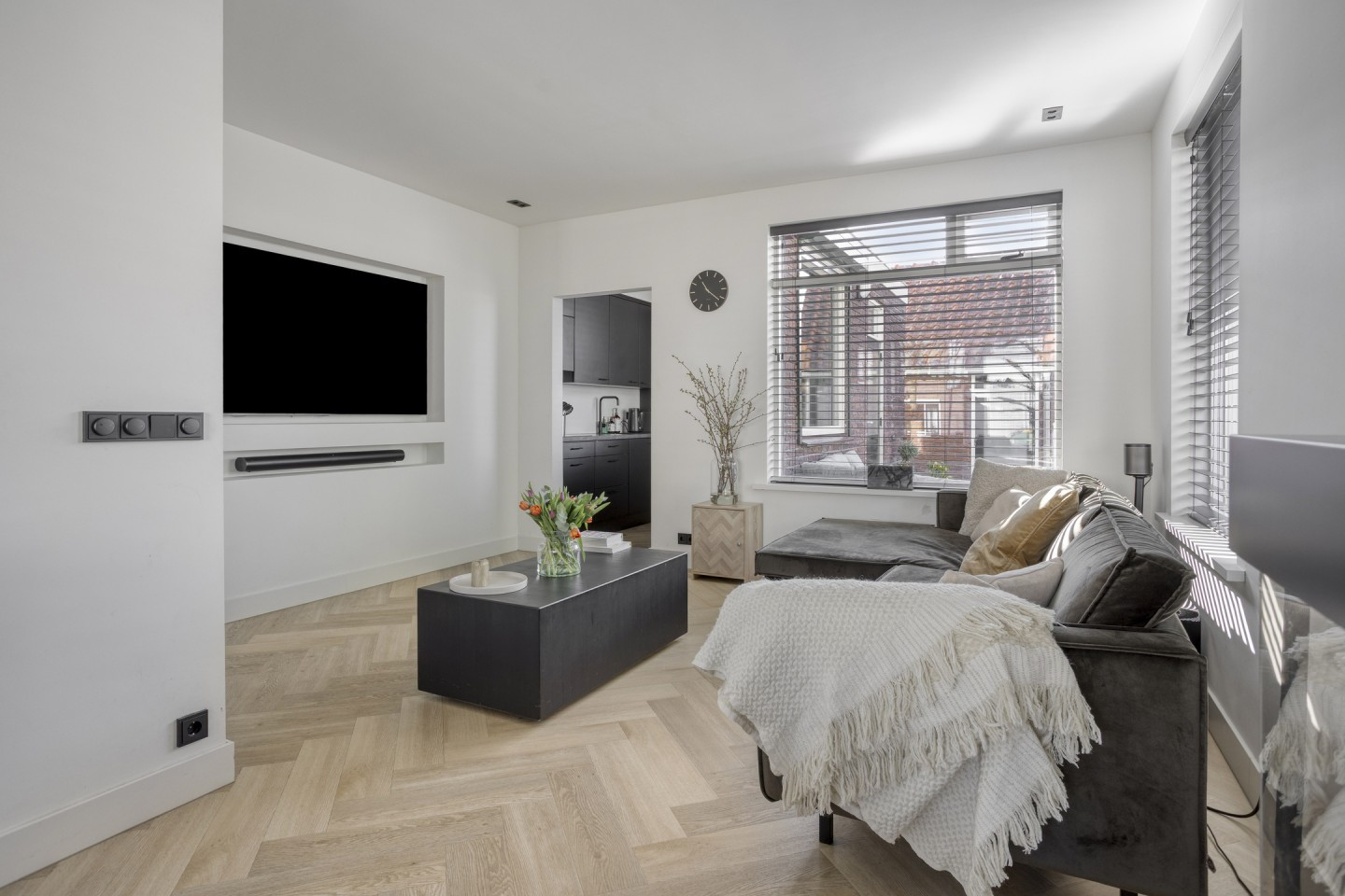 Twee-onder-één-kap te koop: Nieuweweg 75, Veenendaal