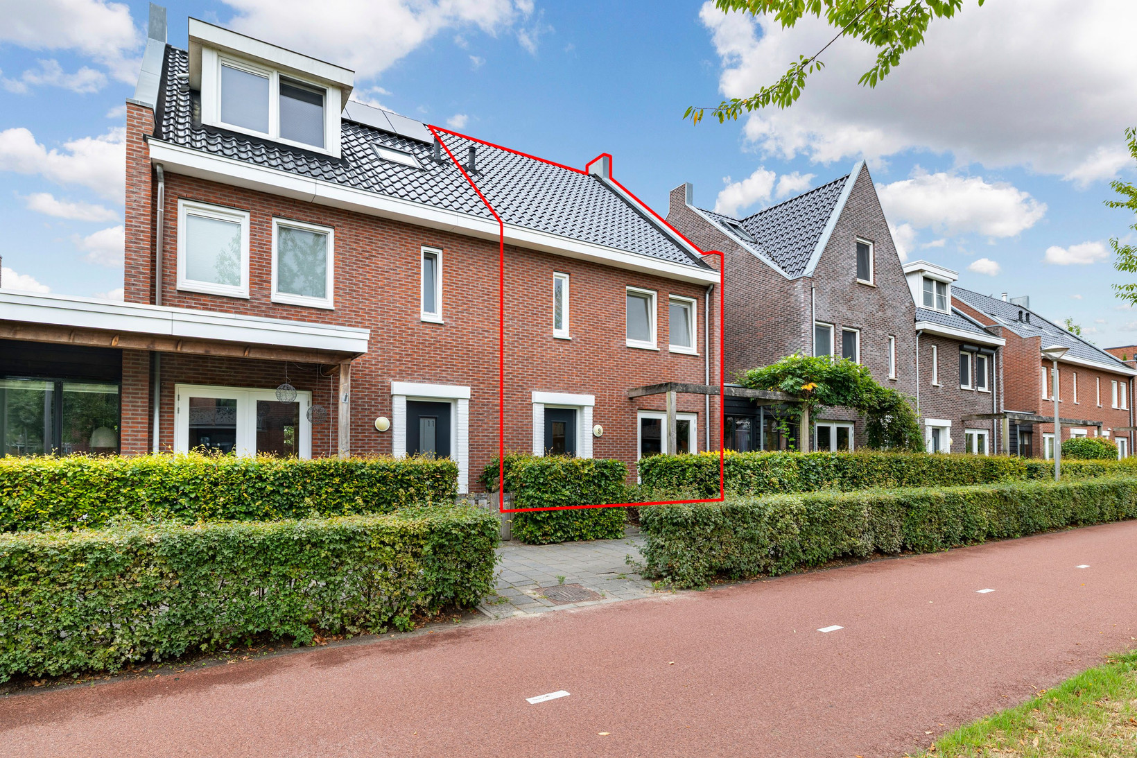 Tussenwoning te koop: Van Barnevelderf 9, Veenendaal