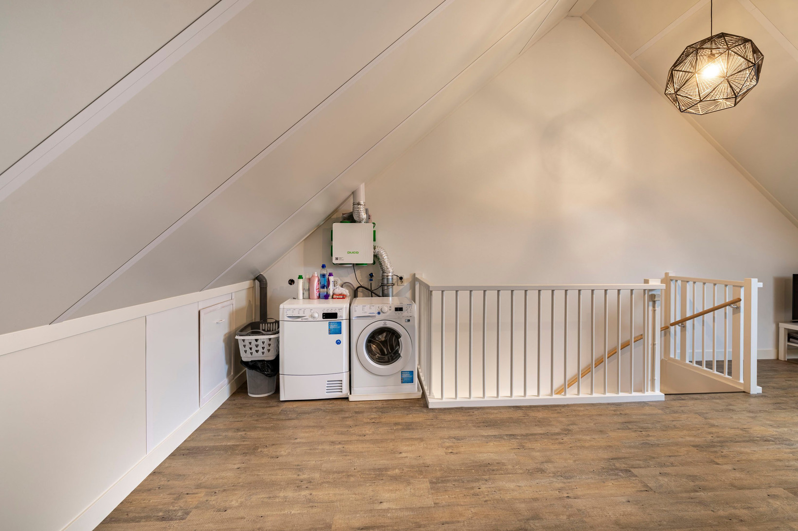 Tussenwoning te koop: Van Barnevelderf 9, Veenendaal