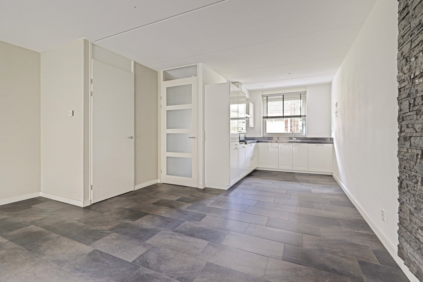 Tussenwoning te koop: Van de Brinkerf 6, Veenendaal