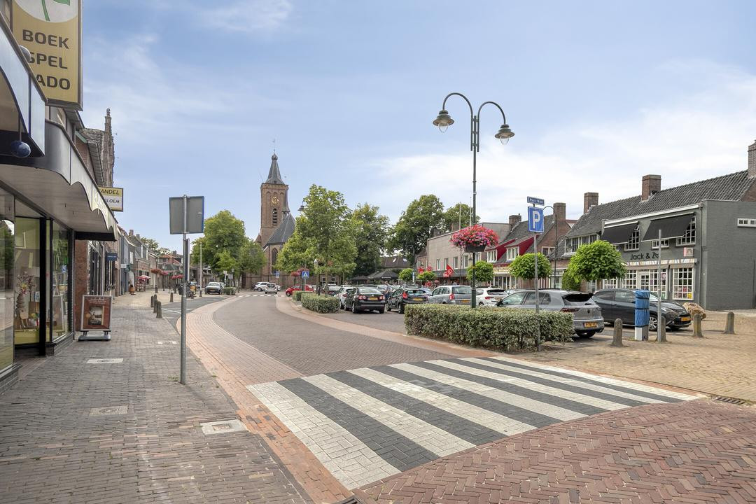 Vrijstaande woning te koop: Doornboomspark 15, Scherpenzeel