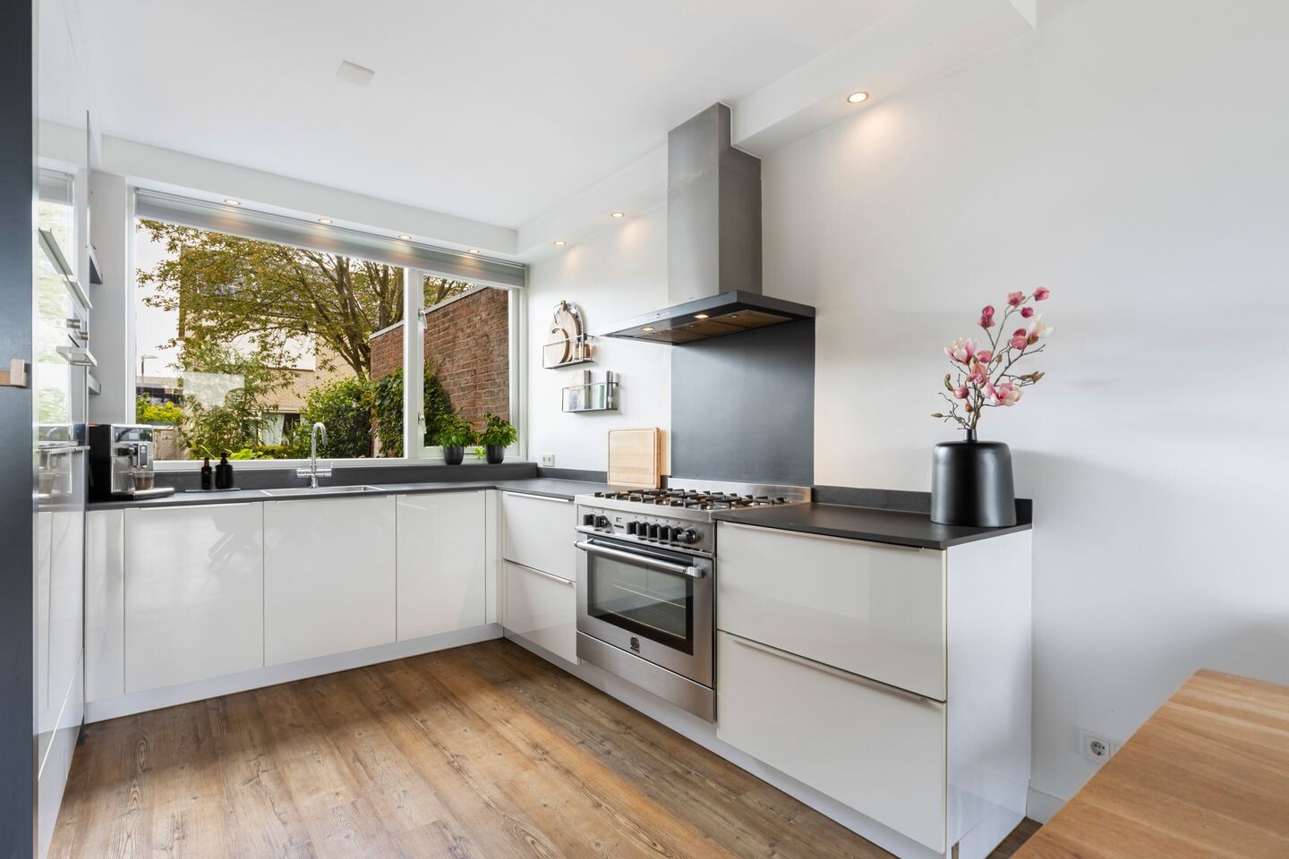 Tussenwoning te koop: Albert Cuyplaan 22, Woudenberg
