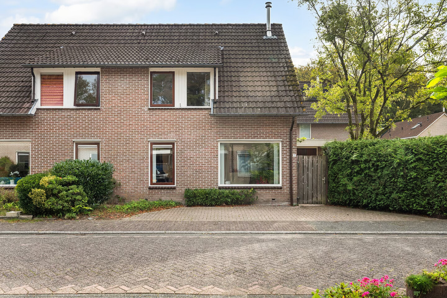 Twee-onder-één-kap te koop: Hazelnoot 7, Doorn