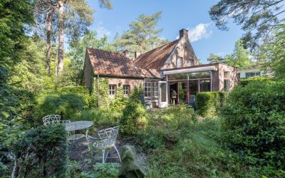 Raadhuislaan 8
