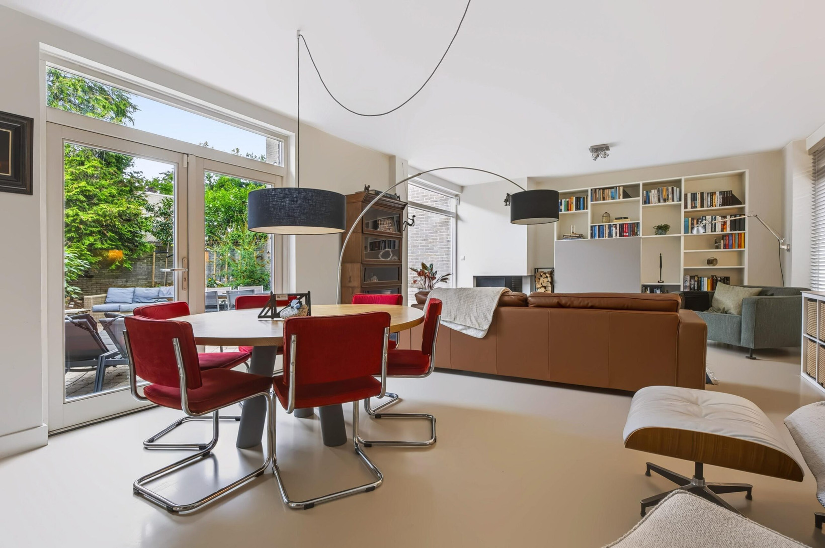 Tussenwoning te koop: Burgemeester Martenslaan 51, Leersum