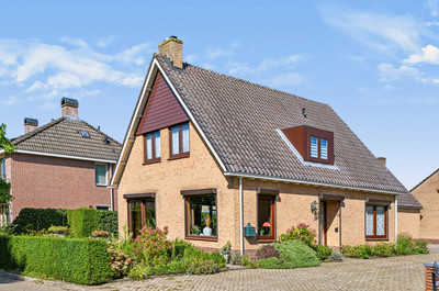 Middelweg 54