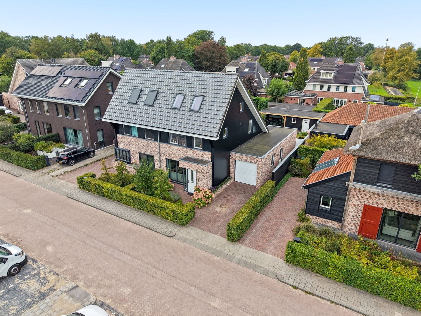 Twee-onder-één-kap te koop: 't Veld 24, Overberg