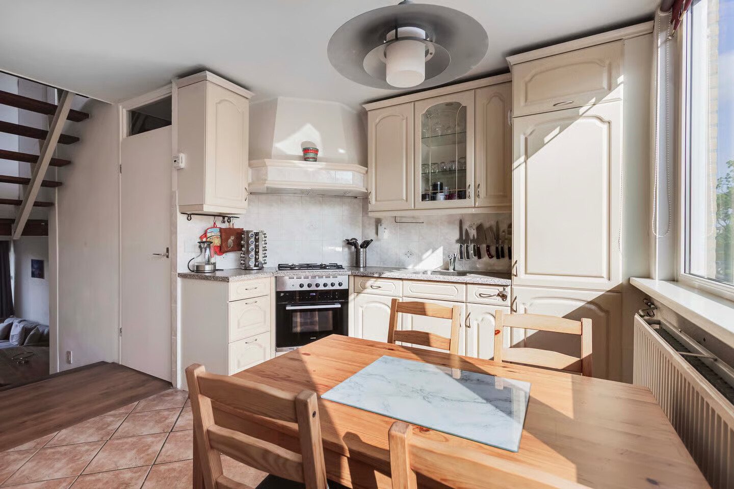 Tussenwoning te koop: Karolingersweg 136, Wijk Bij Duurstede