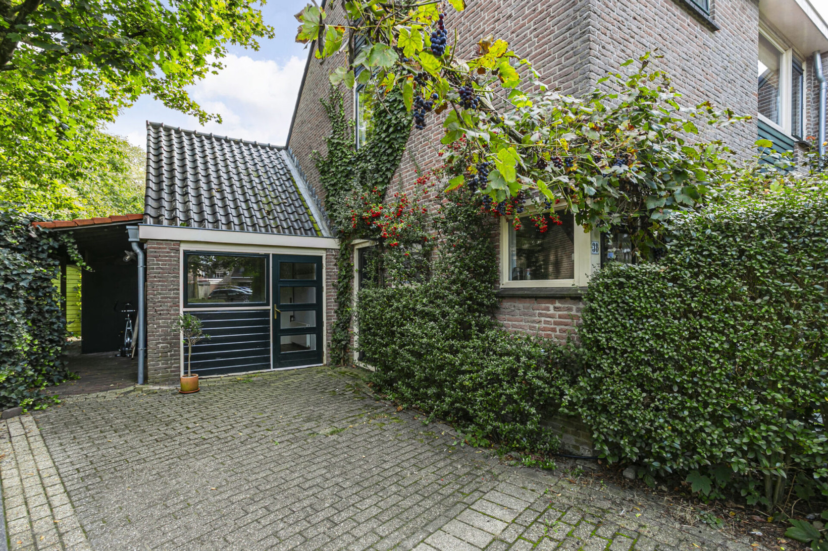 Twee-onder-één-kap te koop: Stroband 38, Wijk Bij Duurstede