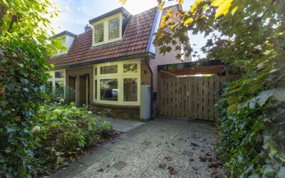 van Oosthuyselaan 51