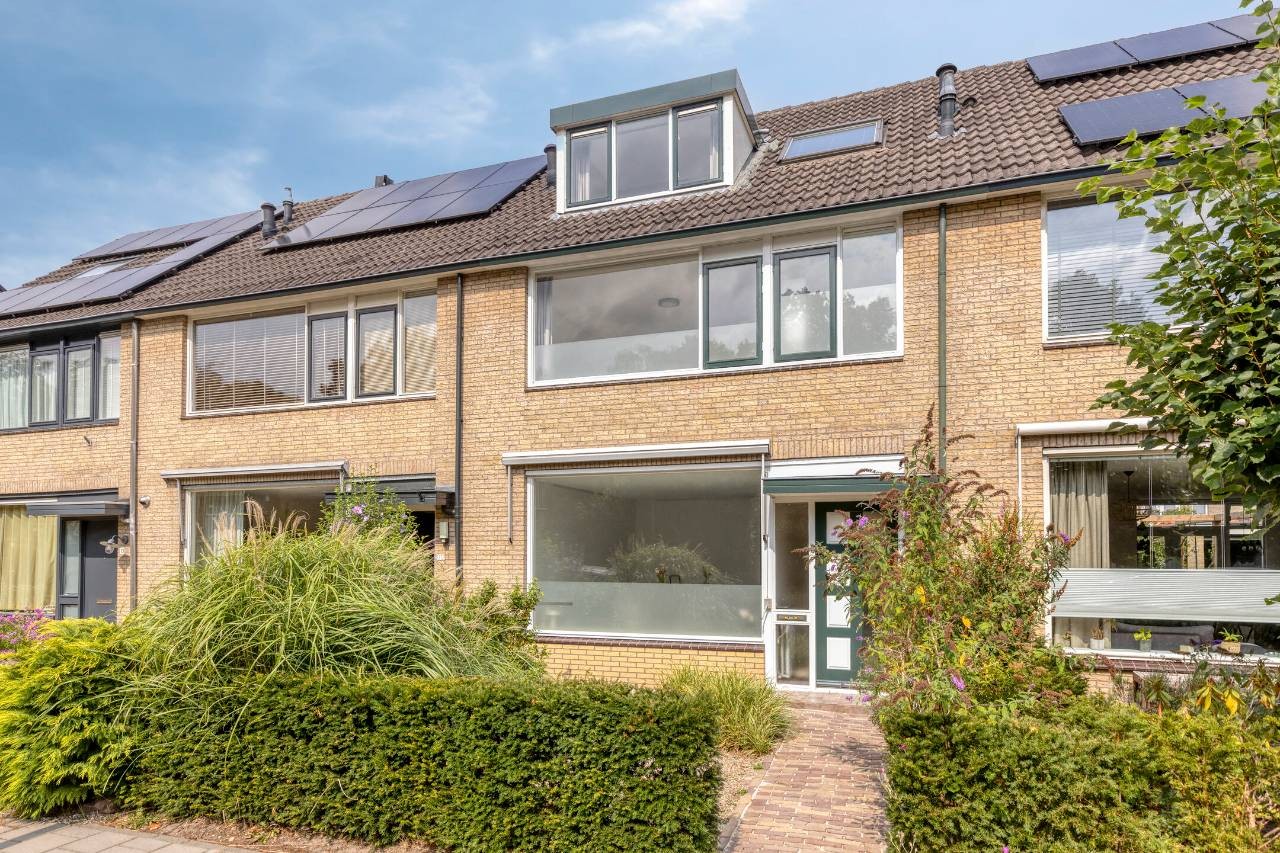 Tussenwoning te koop: Larixlaan 17, Driebergen-Rijsenburg