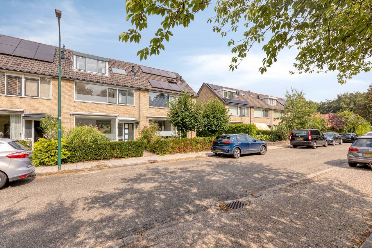 Tussenwoning te koop: Larixlaan 17, Driebergen-Rijsenburg