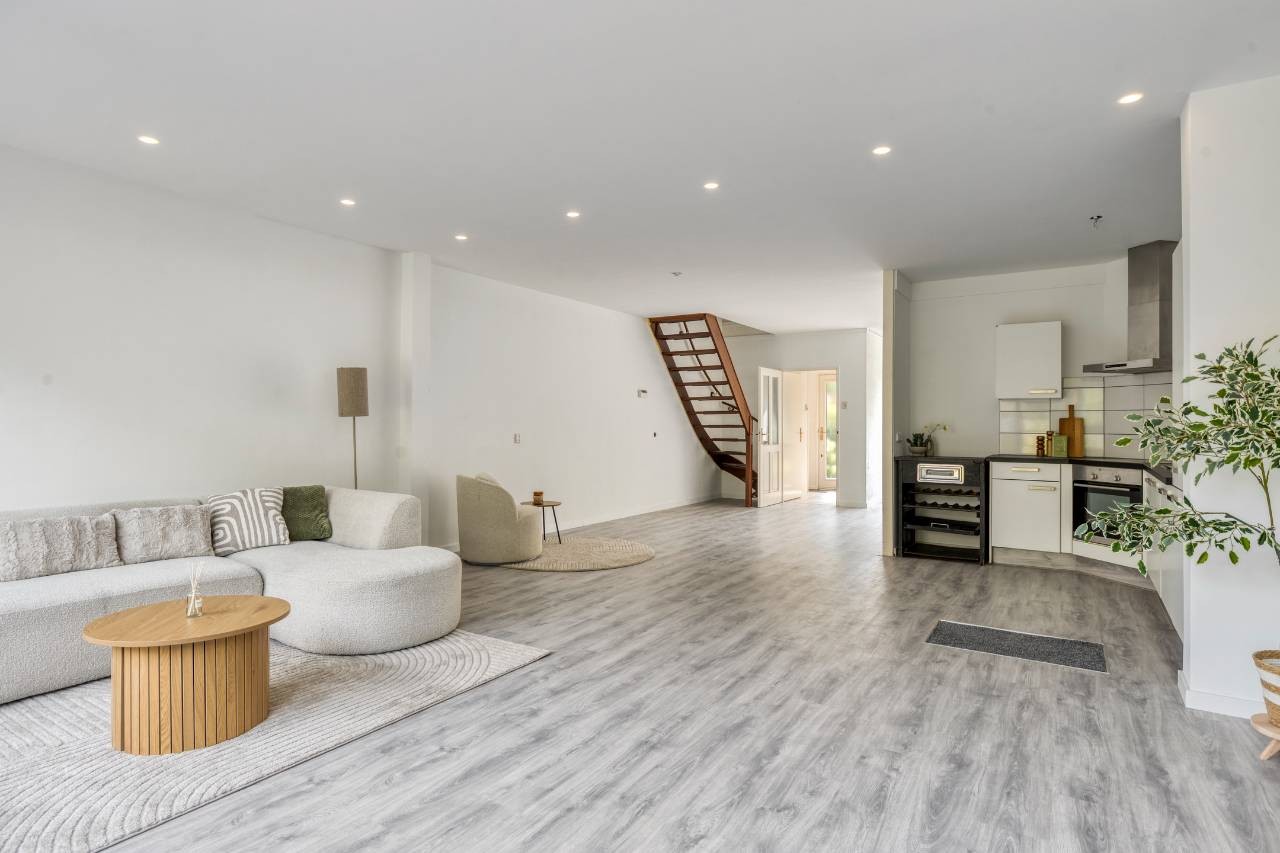 Tussenwoning te koop: Larixlaan 17, Driebergen-Rijsenburg