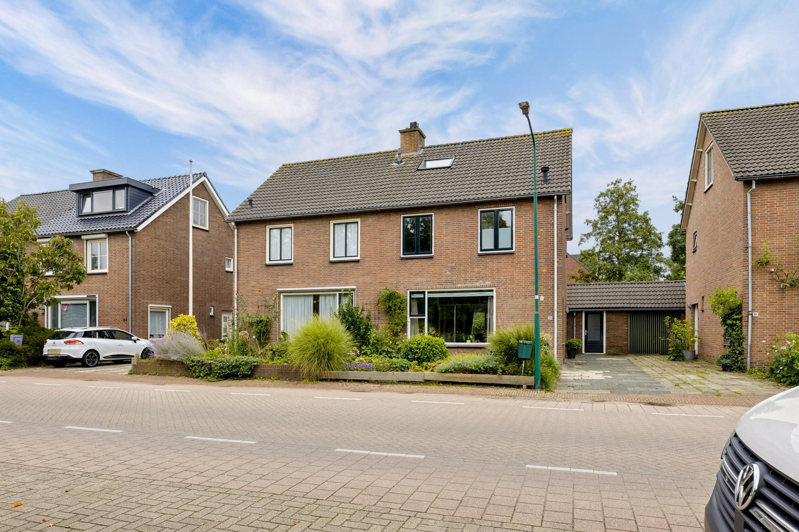 Twee-onder-één-kap te koop: Zeisterweg 20, Odijk