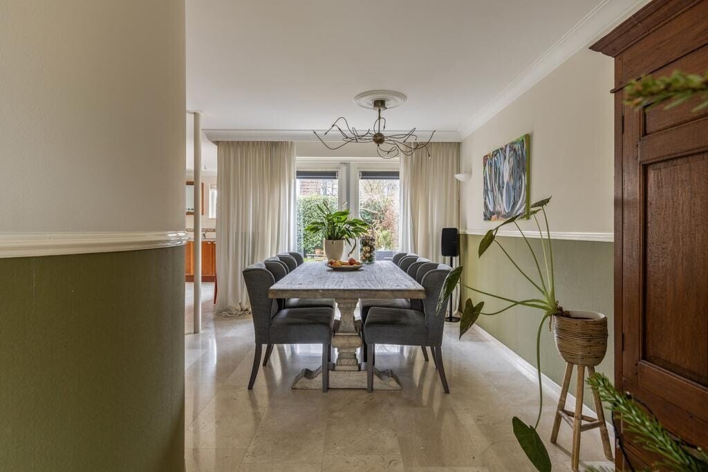 Tussenwoning te koop: Heemraadserf 46, Houten