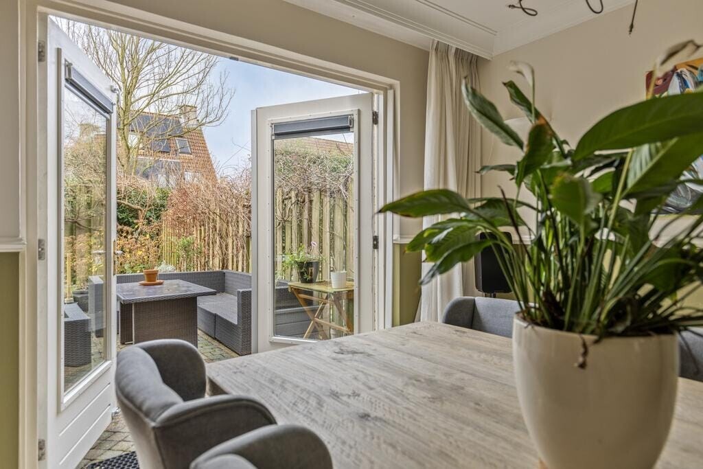 Tussenwoning te koop: Heemraadserf 46, Houten