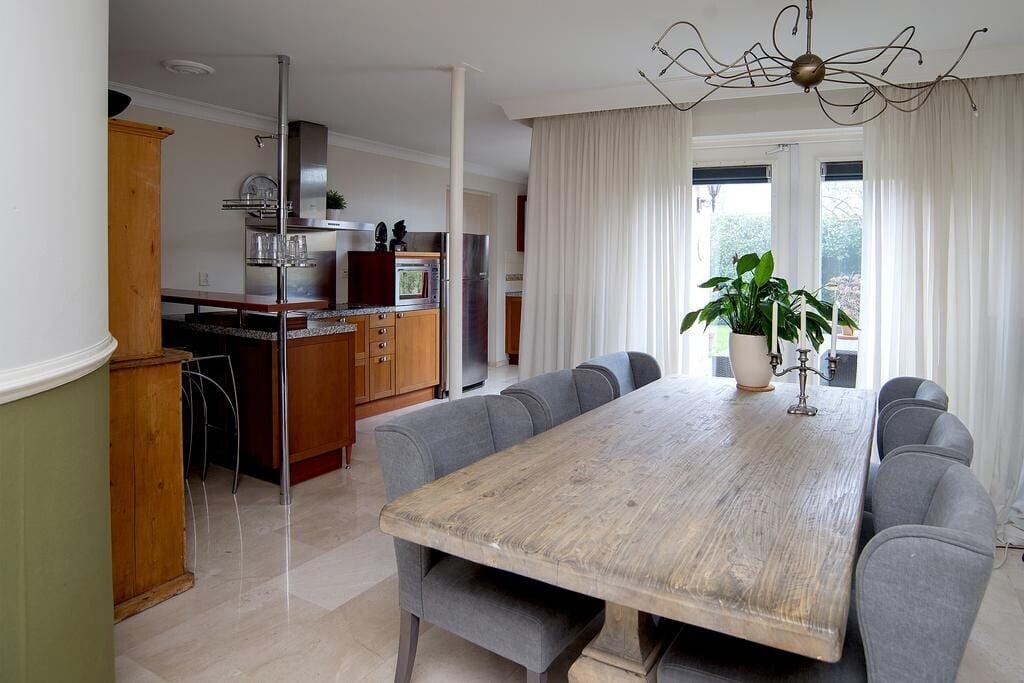 Tussenwoning te koop: Heemraadserf 46, Houten