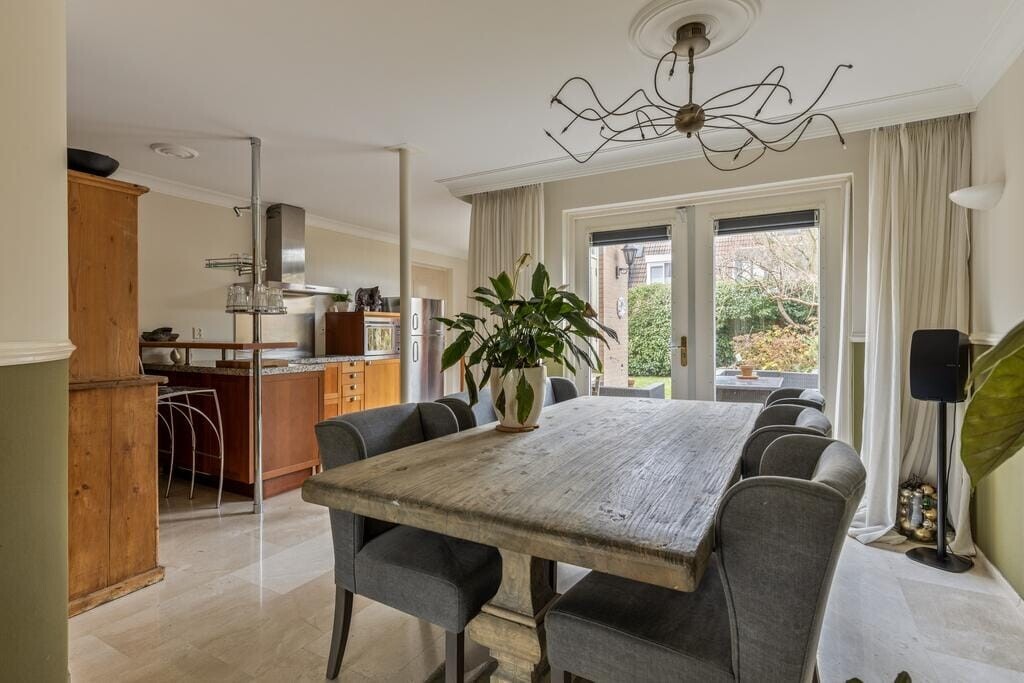 Tussenwoning te koop: Heemraadserf 46, Houten