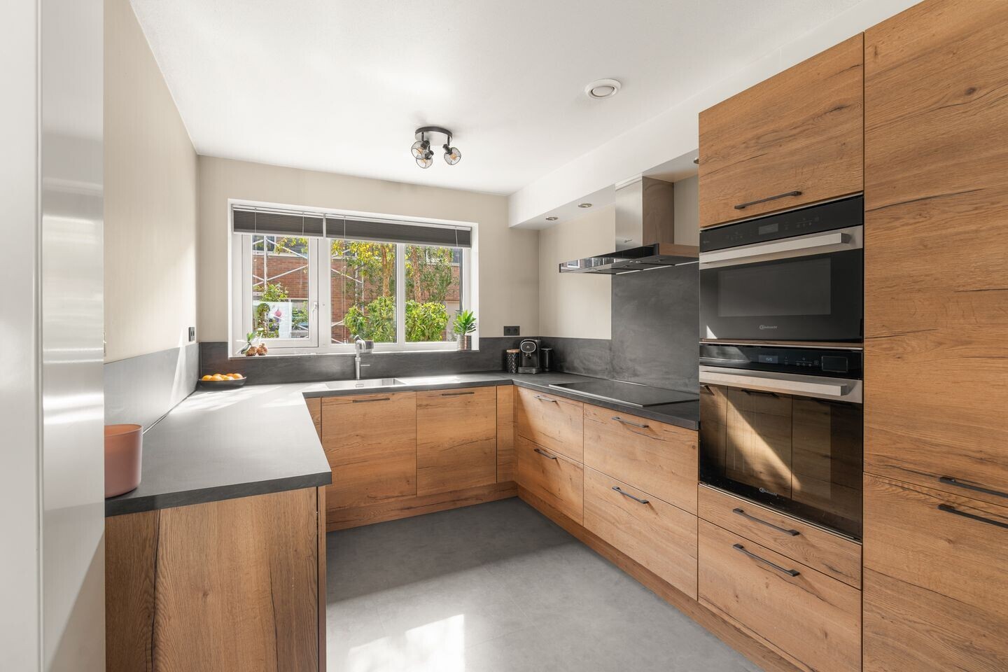 Tussenwoning te koop: Kastanjehout 21, Houten