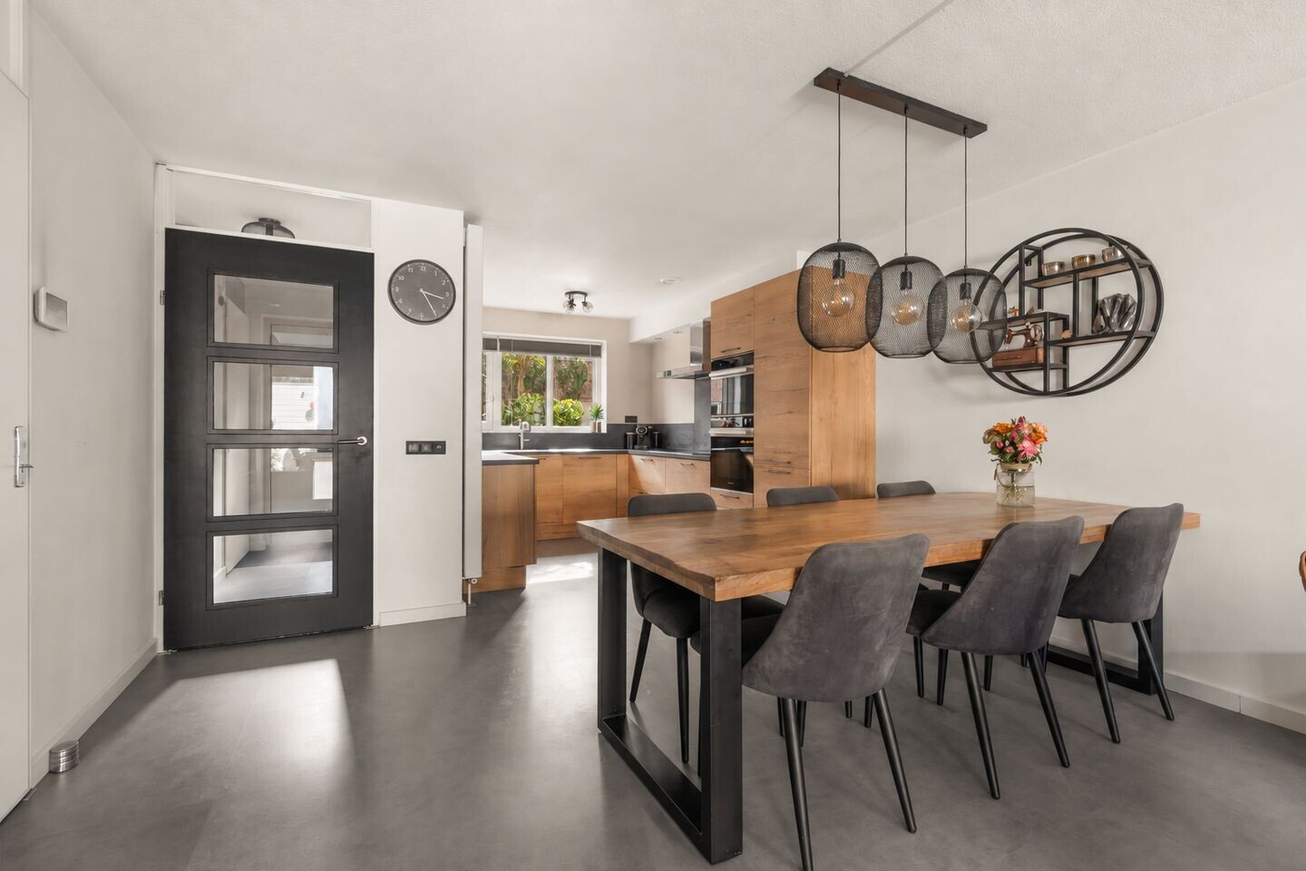 Tussenwoning te koop: Kastanjehout 21, Houten