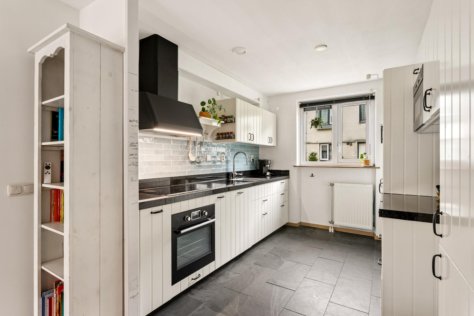 Tussenwoning te koop: Hofmuur 10, Houten