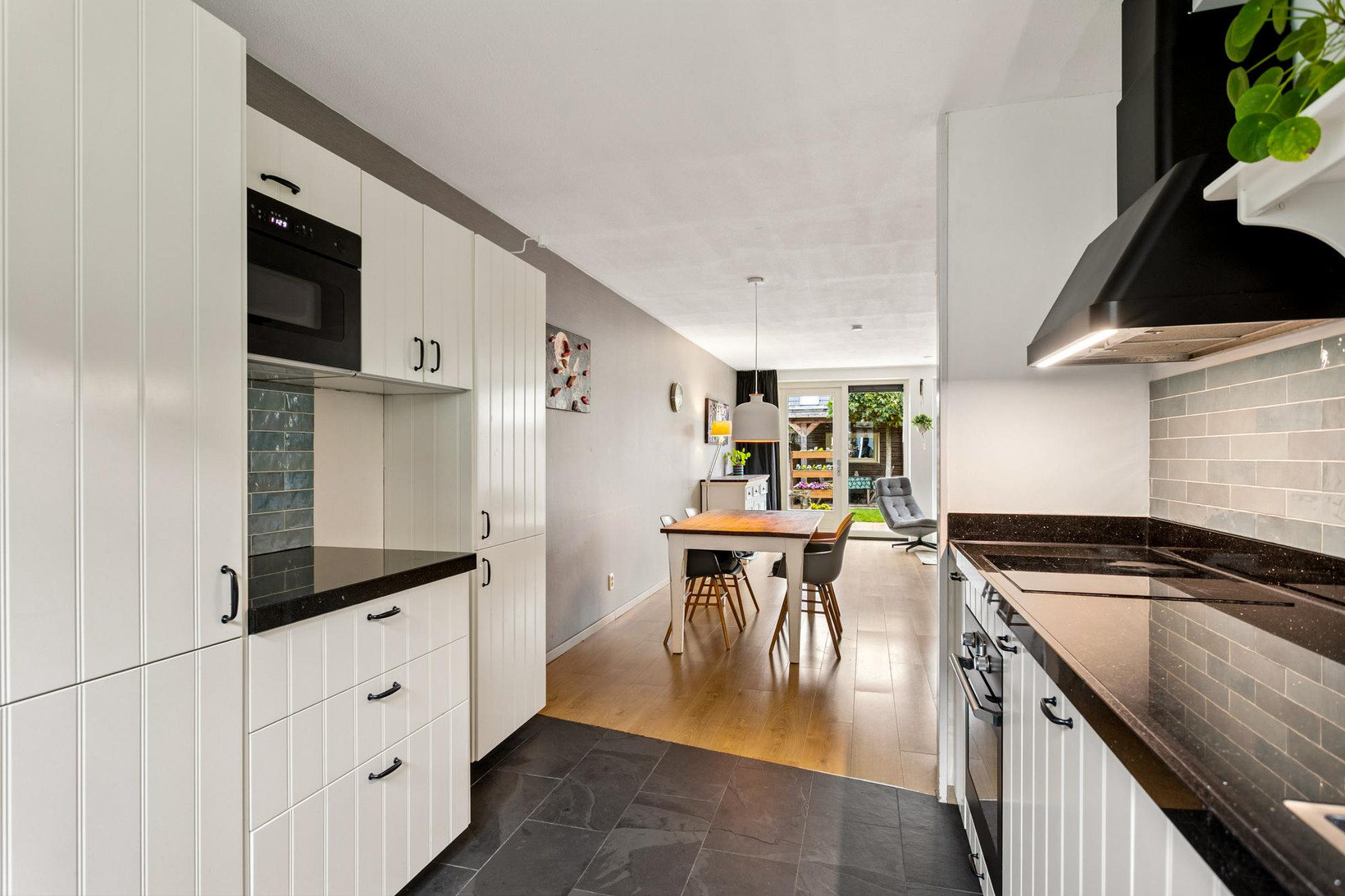 Tussenwoning te koop: Hofmuur 10, Houten