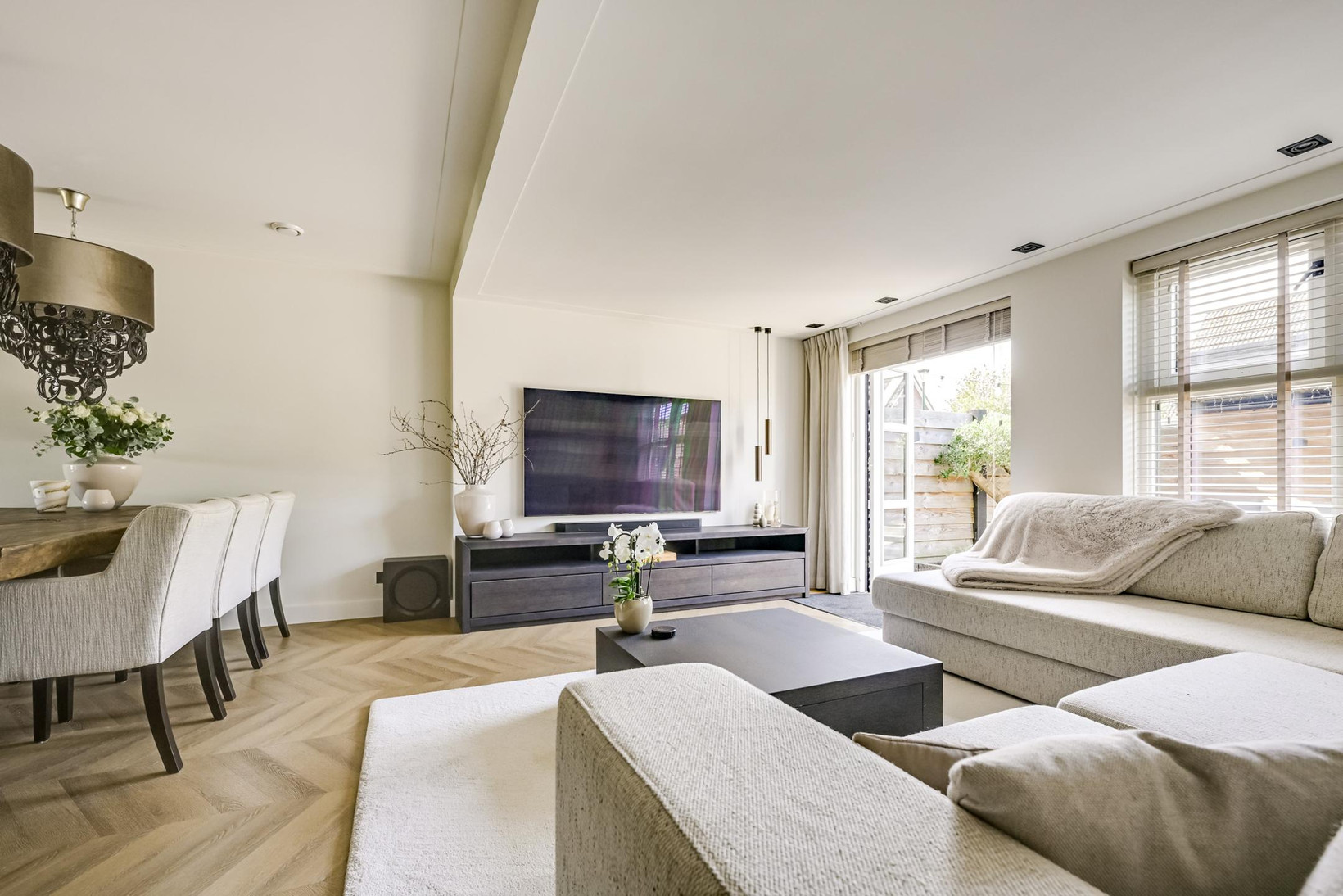 Tussenwoning te koop: Edelsteen 184, Houten