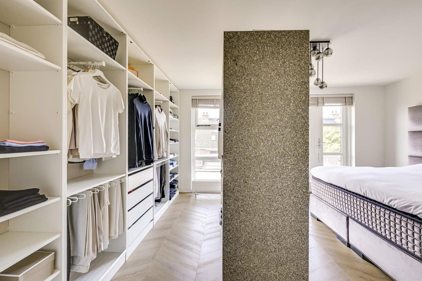 Tussenwoning te koop: Edelsteen 184, Houten