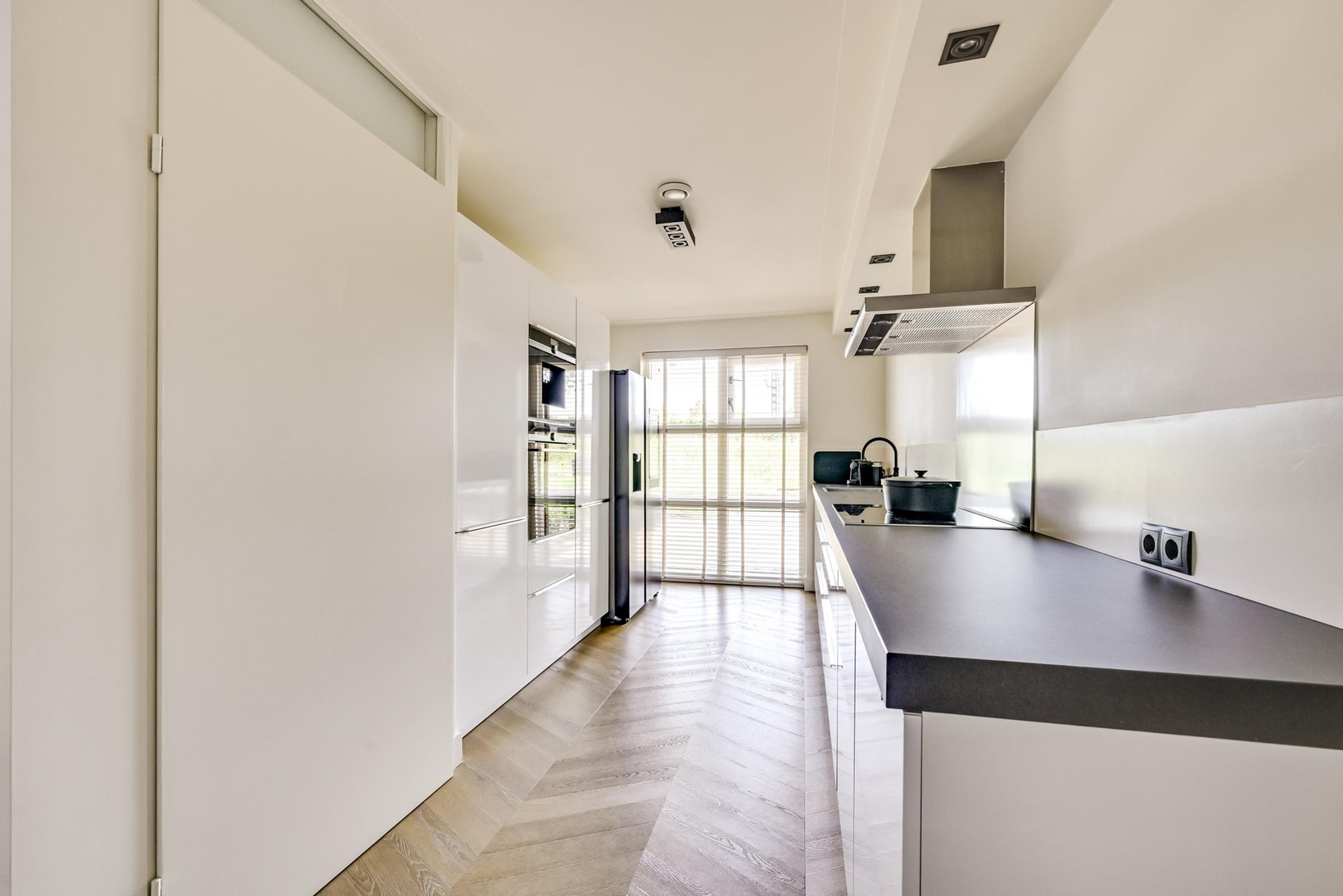 Tussenwoning te koop: Edelsteen 184, Houten