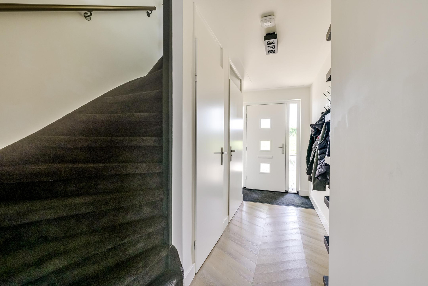 Tussenwoning te koop: Edelsteen 184, Houten