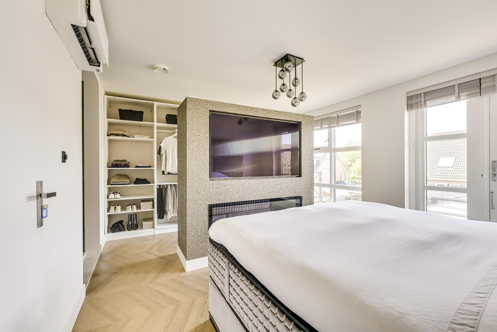 Tussenwoning te koop: Edelsteen 184, Houten
