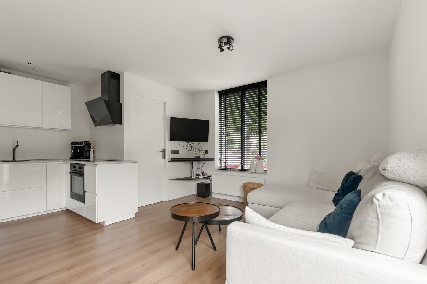Tussenwoning te koop: Meerkoetweide 20, Houten