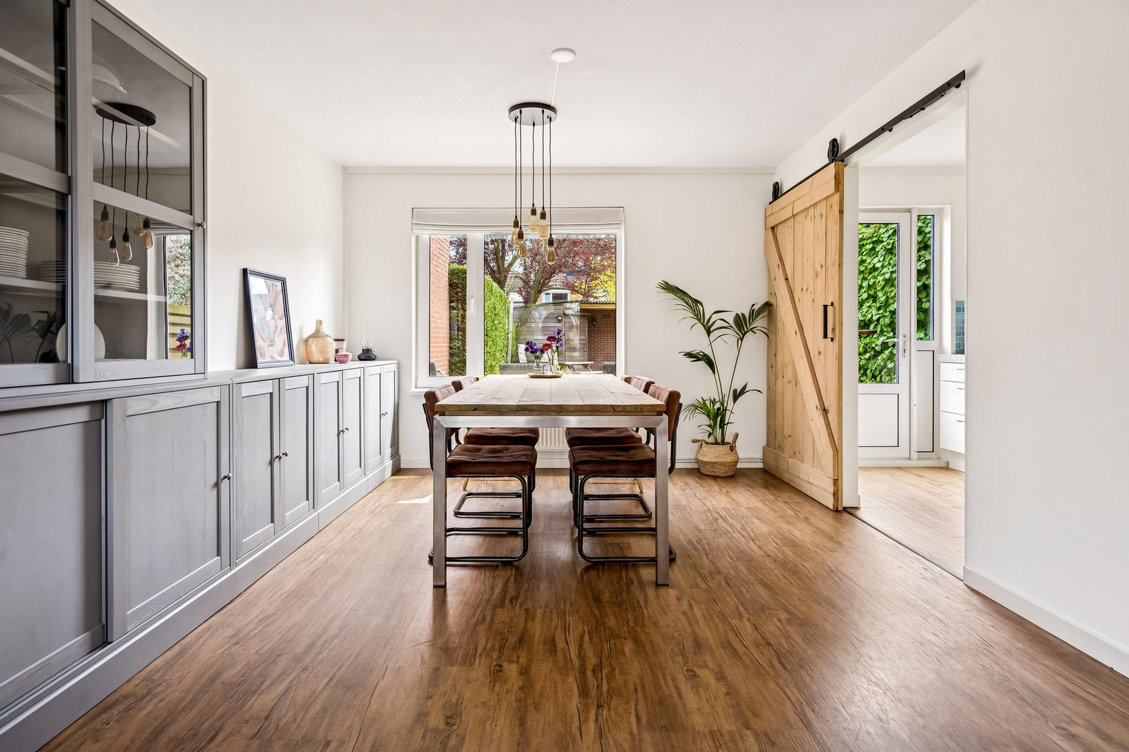 Tussenwoning te koop: Roerdompweide 4, Houten