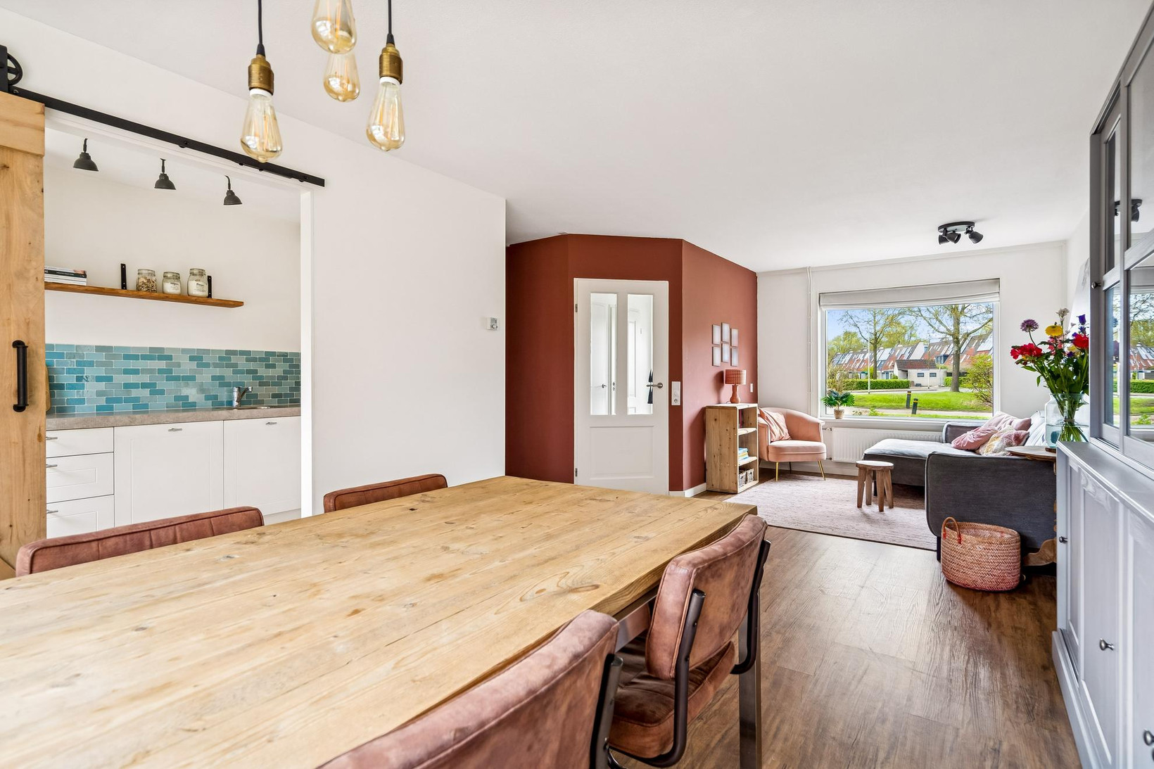 Tussenwoning te koop: Roerdompweide 4, Houten