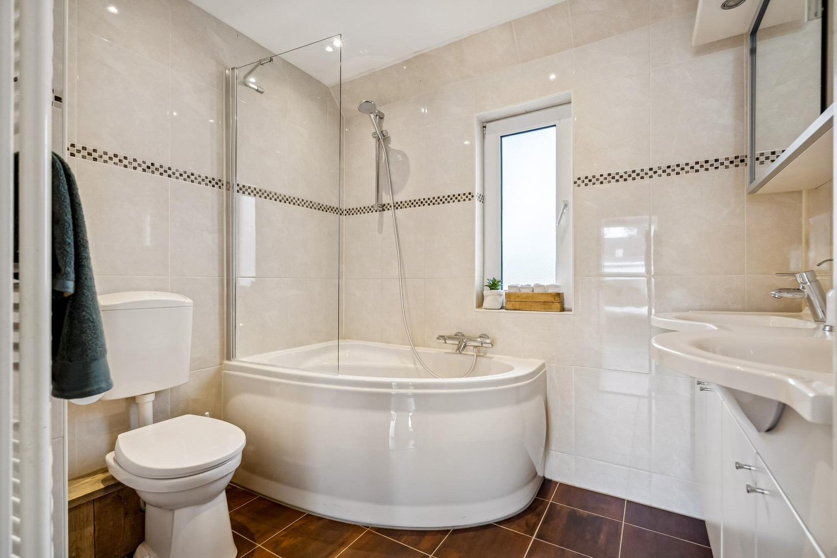 Tussenwoning te koop: Roerdompweide 4, Houten