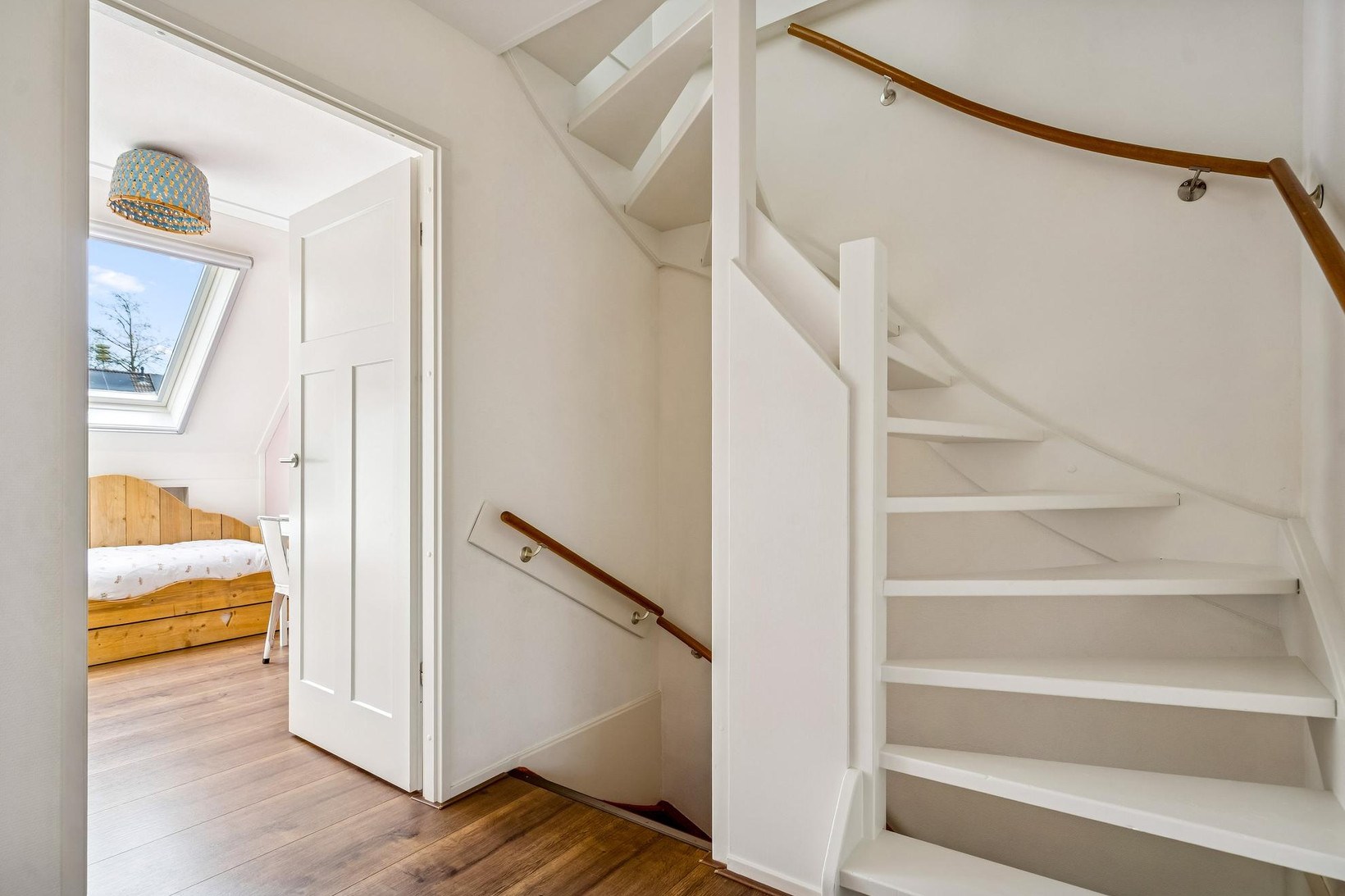 Tussenwoning te koop: Roerdompweide 4, Houten