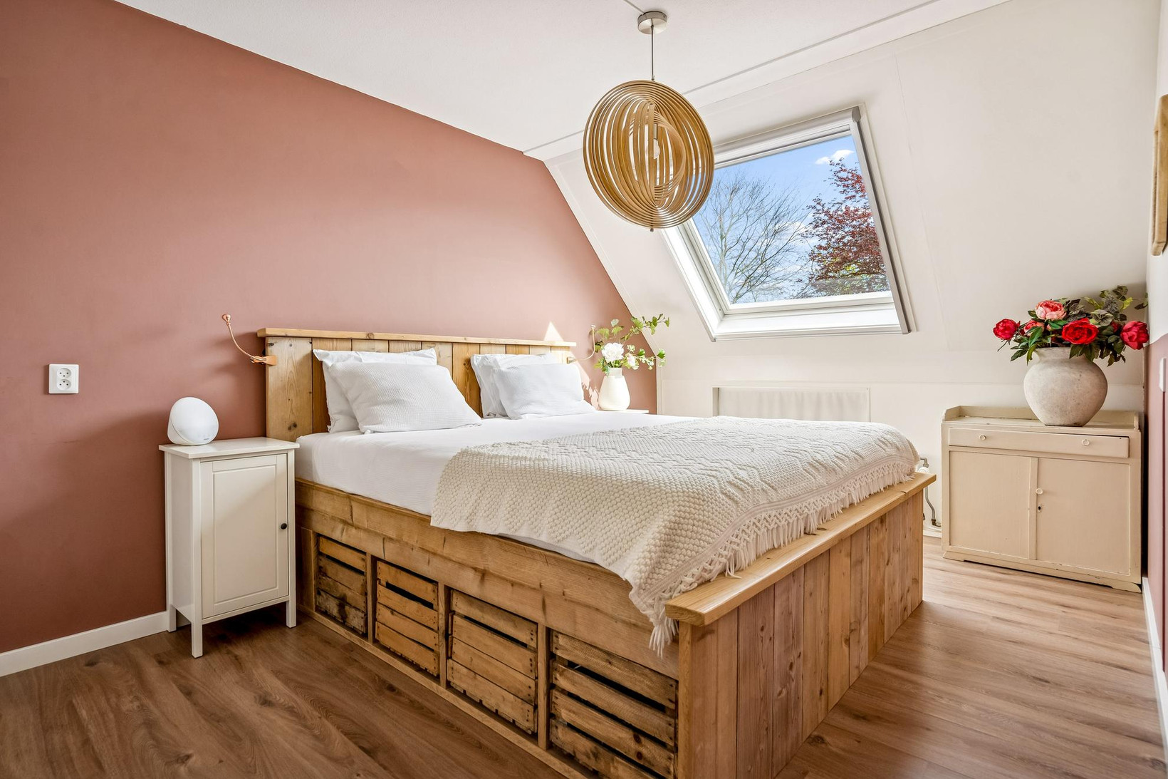 Tussenwoning te koop: Roerdompweide 4, Houten