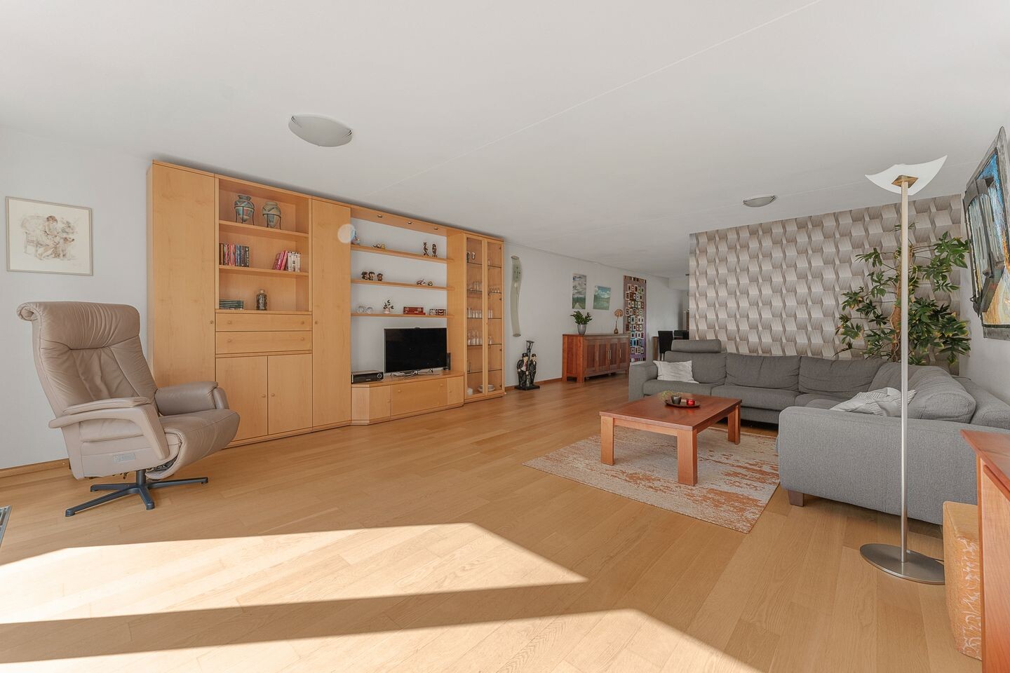 Tussenwoning te koop: Koningsspoor 11, Houten