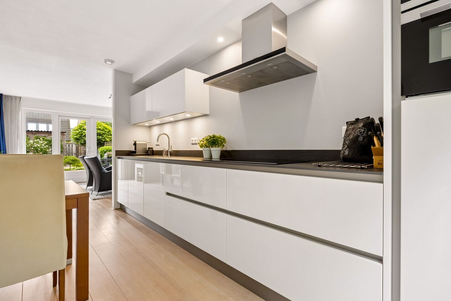 Hoekwoning te koop: Bladmos 50, Houten