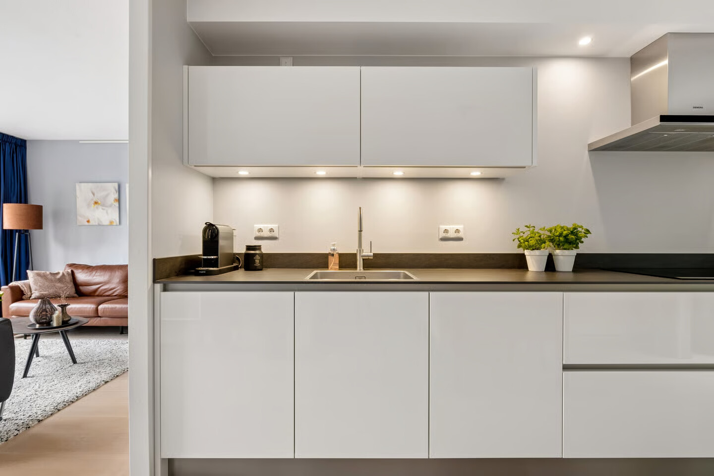 Hoekwoning te koop: Bladmos 50, Houten