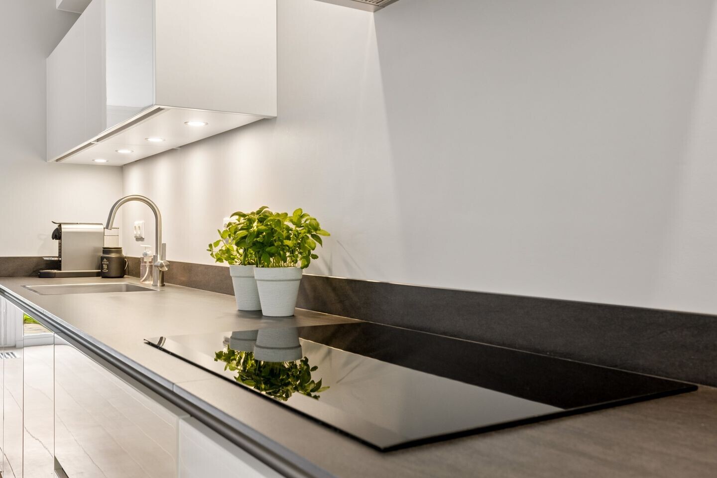 Hoekwoning te koop: Bladmos 50, Houten