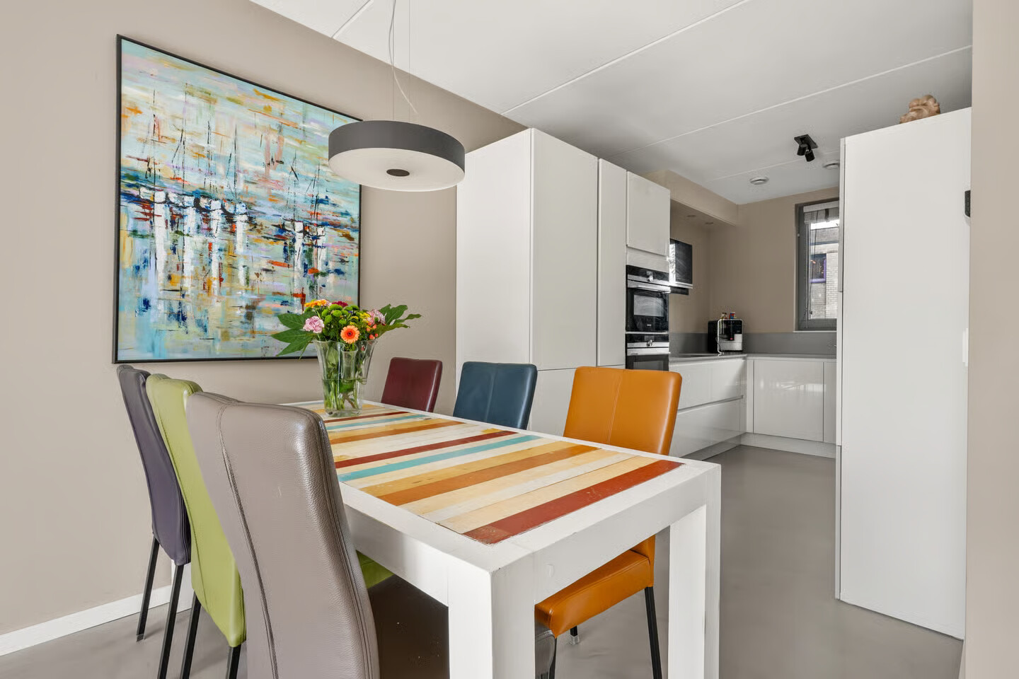 Tussenwoning te koop: De Slinger 15, Houten