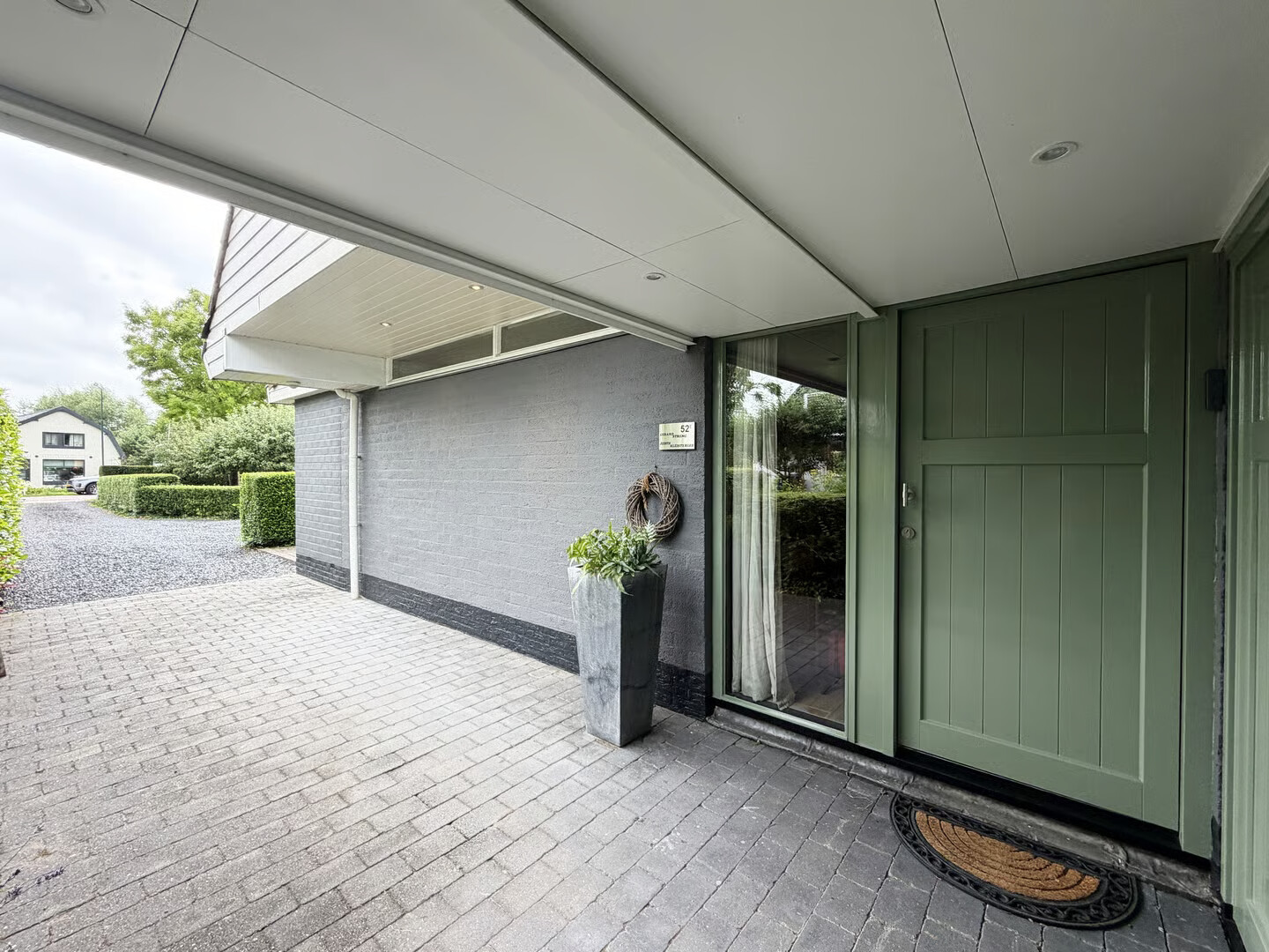 Twee-onder-één-kap te koop: Waalseweg 52E, Tull En 'T Waal